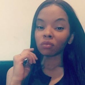 Meet your Posher, Denise